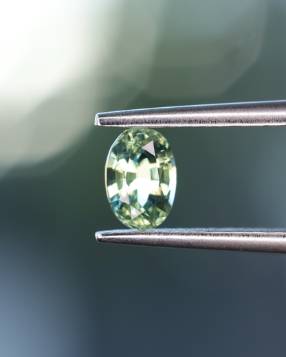 バイカラーサファイア　ルース　0.57ct