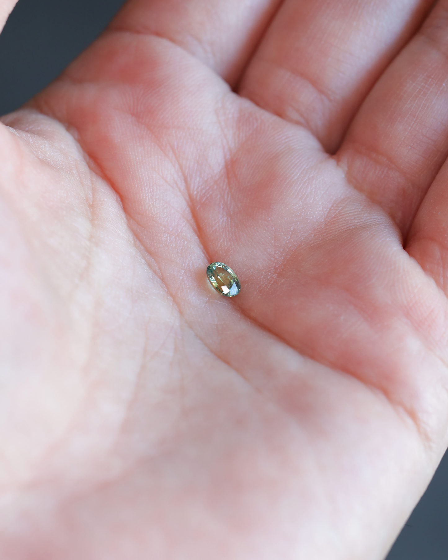 バイカラーサファイア　ルース　0.57ct