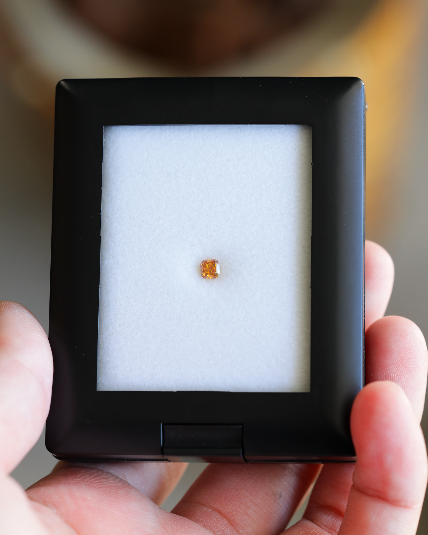 ファンシーディープイエローオレンジダイヤモンド　ルース　0.302ct