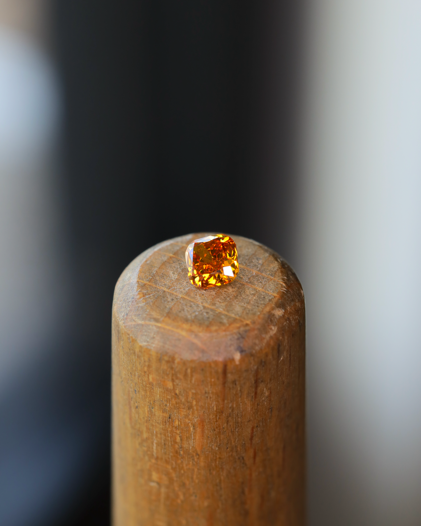 ファンシーディープイエローオレンジダイヤモンド　ルース　0.302ct