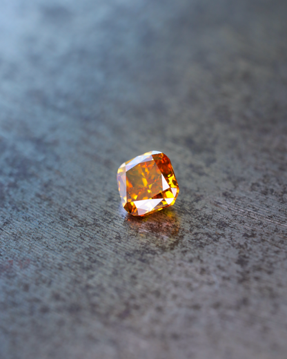 ファンシーディープイエローオレンジダイヤモンド　ルース　0.302ct