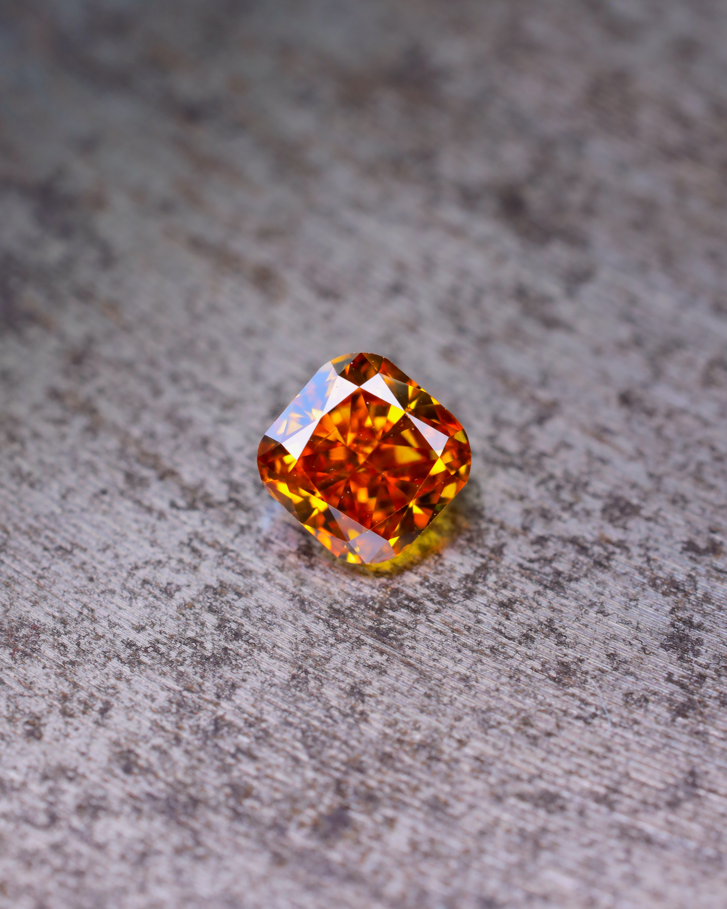 ファンシーディープイエローオレンジダイヤモンド　ルース　0.302ct