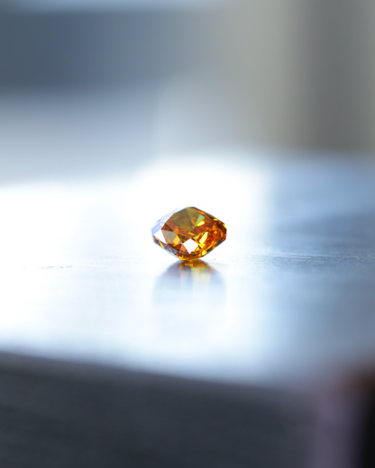 ファンシーディープイエローオレンジダイヤモンド　ルース　0.302ct