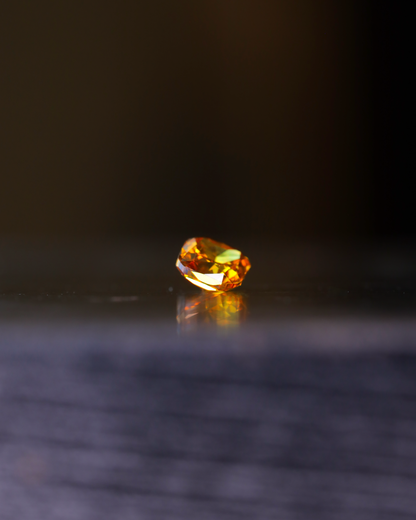 ファンシーディープイエローオレンジダイヤモンド　ルース　0.302ct