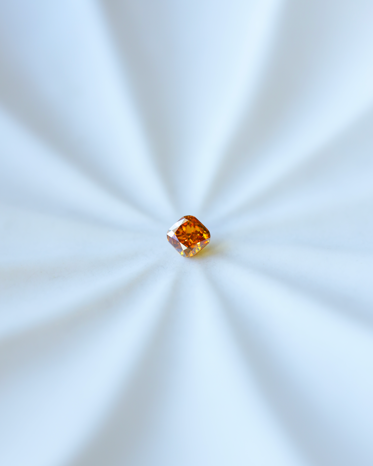 ファンシーディープイエローオレンジダイヤモンド　ルース　0.302ct