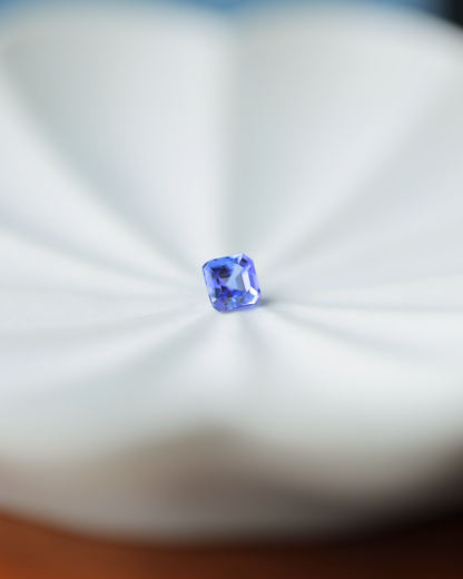 タンザナイト　ルース　0.82ct
