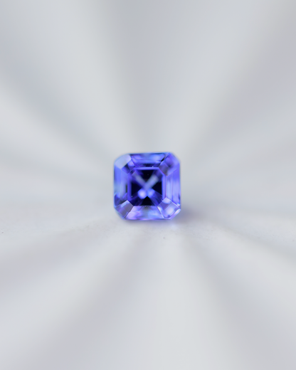 タンザナイト　ルース　0.82ct
