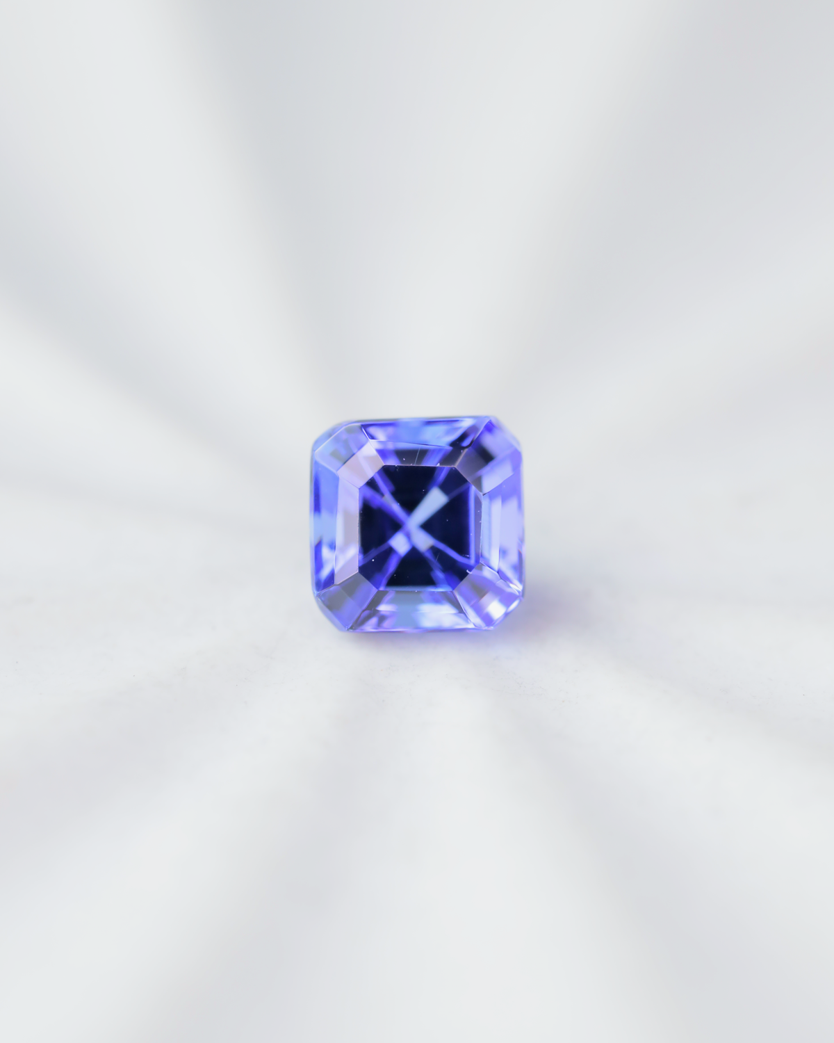 タンザナイト　ルース　0.82ct