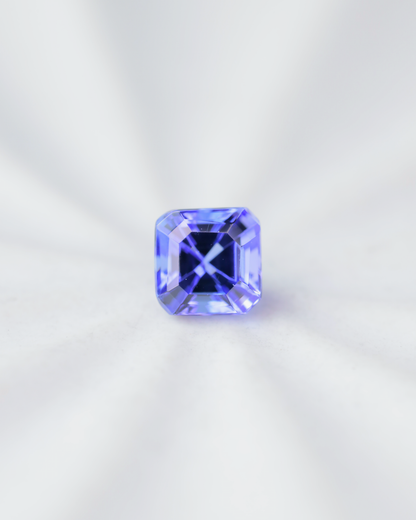 タンザナイト　ルース　0.82ct
