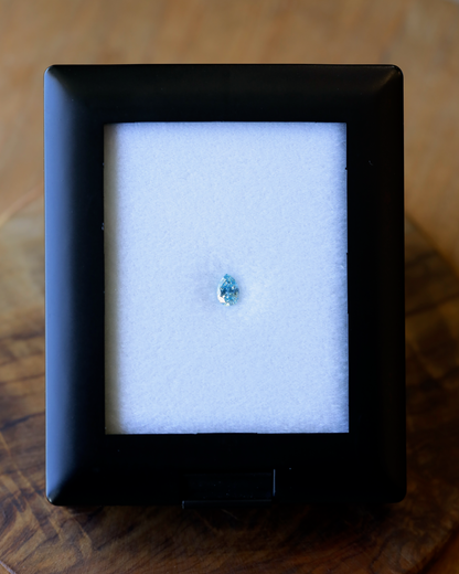 ファンシーインテンスグリーンブルーダイヤモンド(トリートメント)　ルース　0.294ct