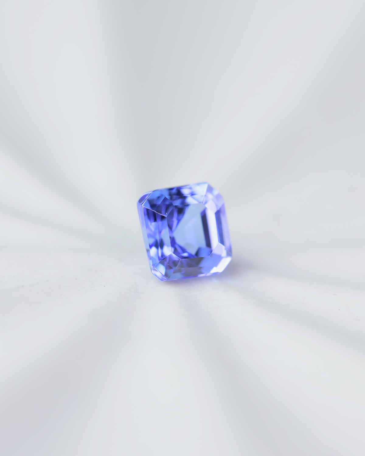 タンザナイト　ルース　0.82ct
