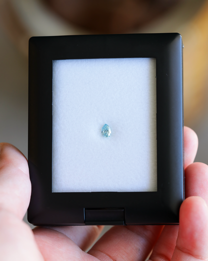 ファンシーインテンスグリーンブルーダイヤモンド(トリートメント)　ルース　0.294ct