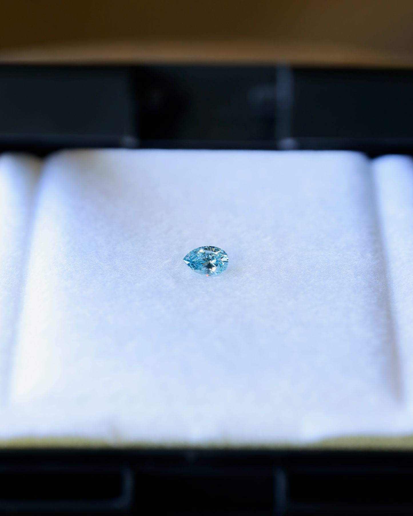 ファンシーインテンスグリーンブルーダイヤモンド(トリートメント)　ルース　0.294ct