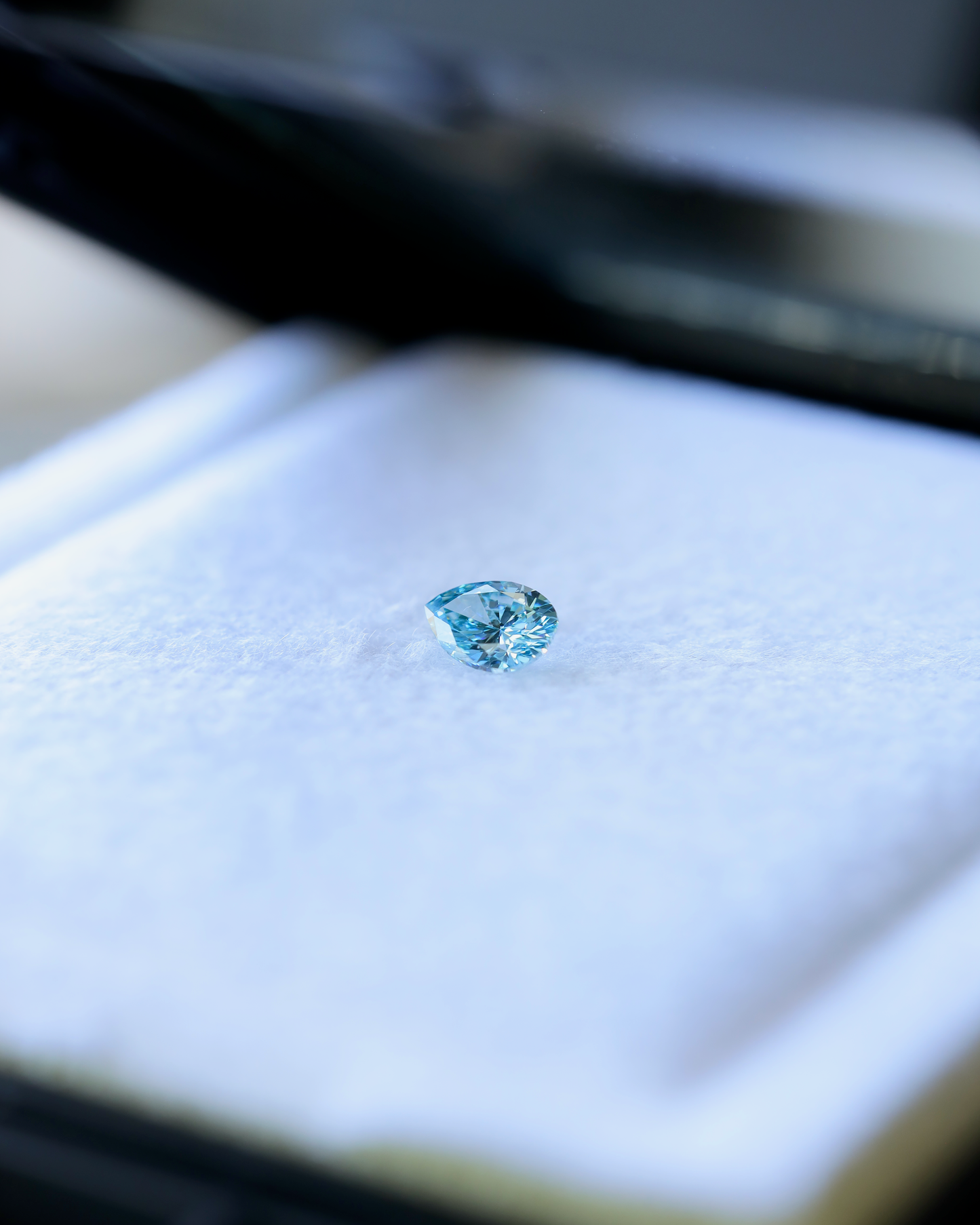 ファンシーインテンスグリーンブルーダイヤモンド(トリートメント)　ルース　0.294ct