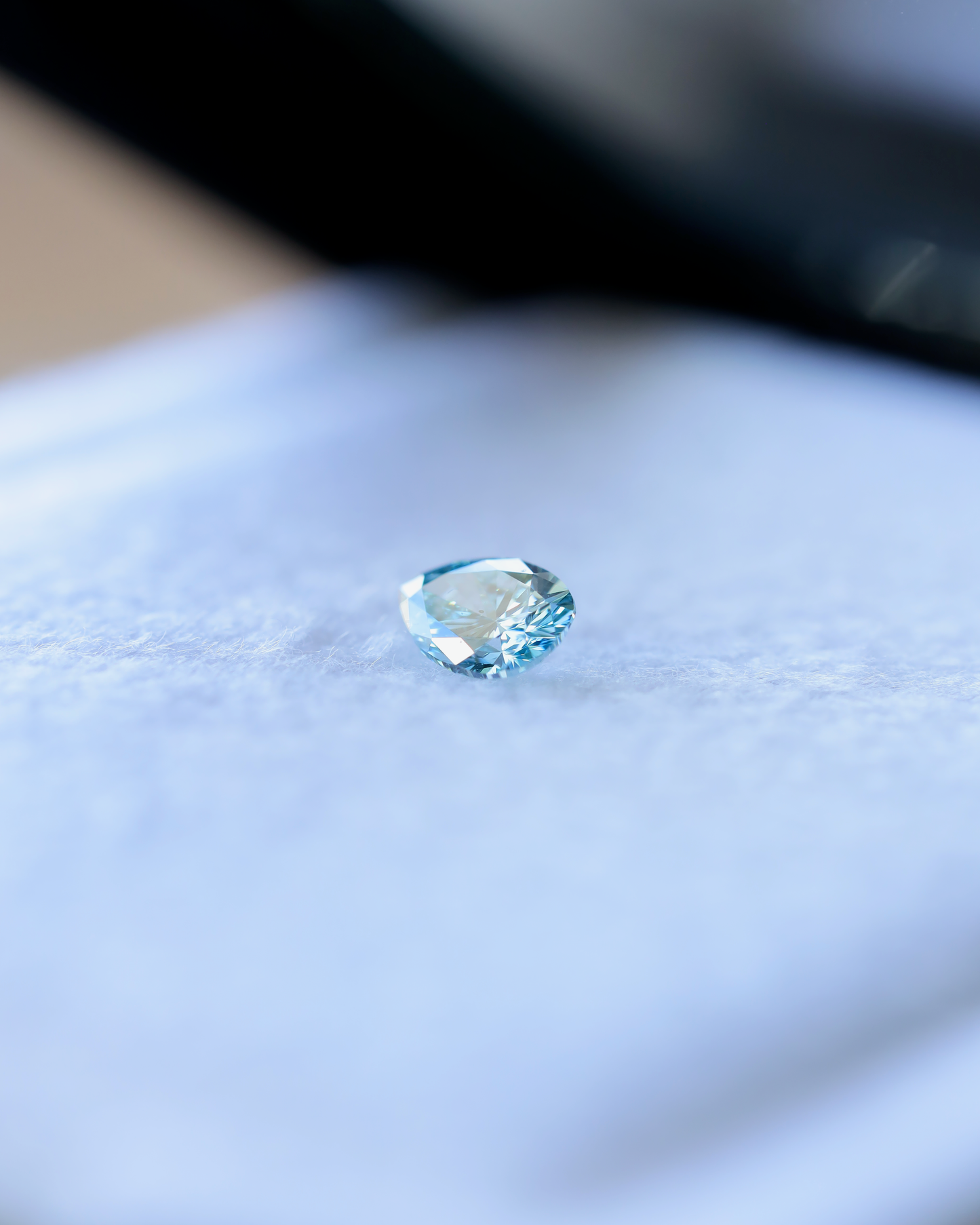 ファンシーインテンスグリーンブルーダイヤモンド(トリートメント)　ルース　0.294ct