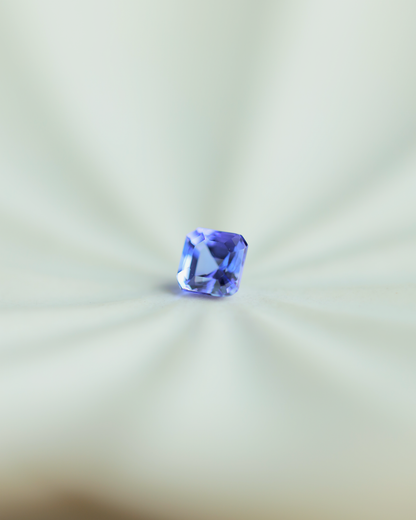 タンザナイト　ルース　0.82ct