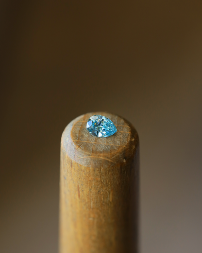 ファンシーインテンスグリーンブルーダイヤモンド(トリートメント)　ルース　0.294ct