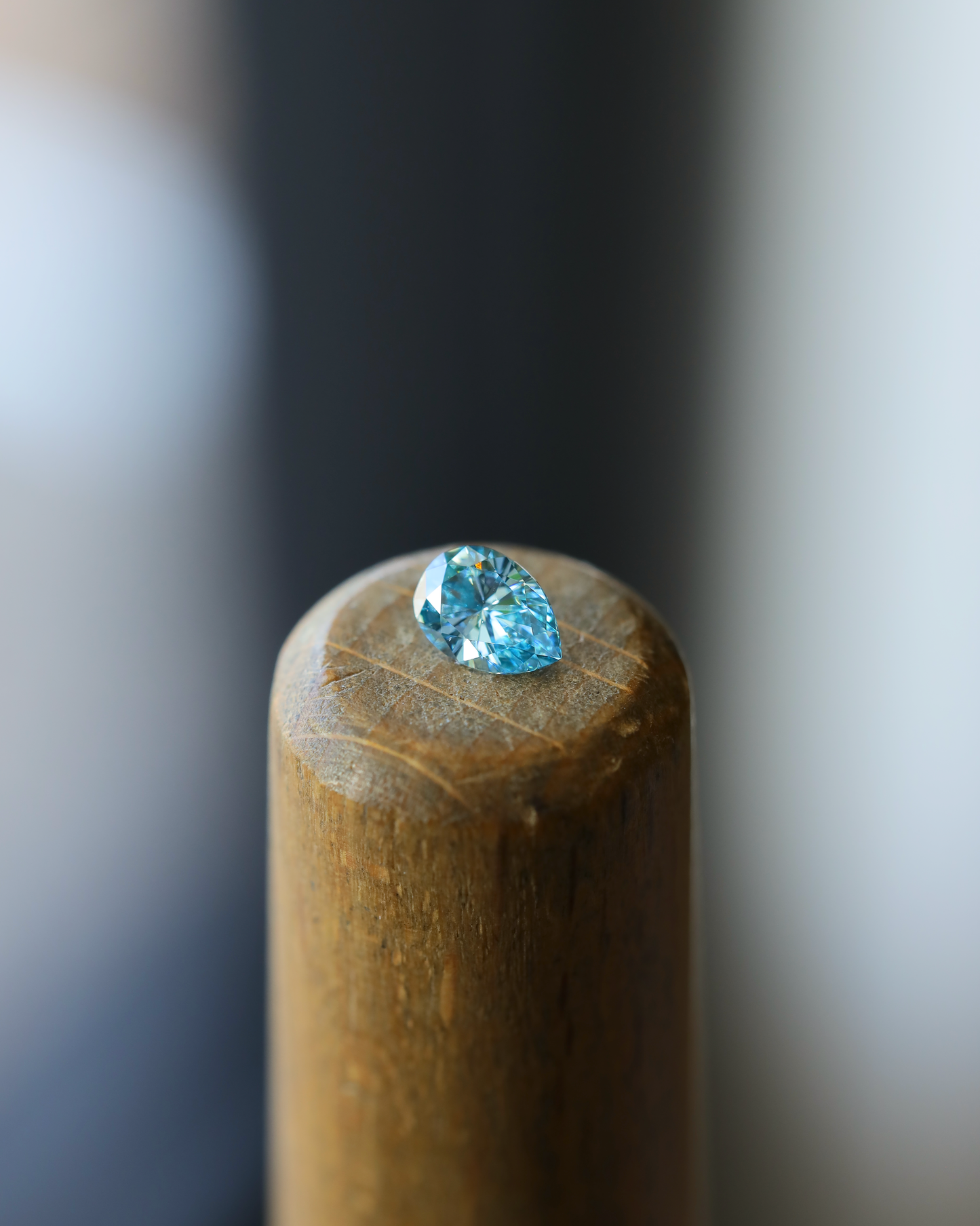 ファンシーインテンスグリーンブルーダイヤモンド(トリートメント)　ルース　0.294ct