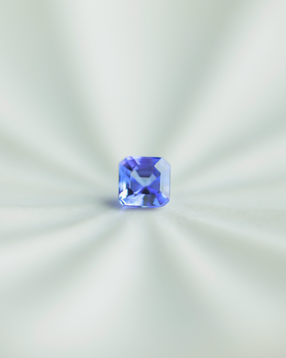 タンザナイト　ルース　0.82ct