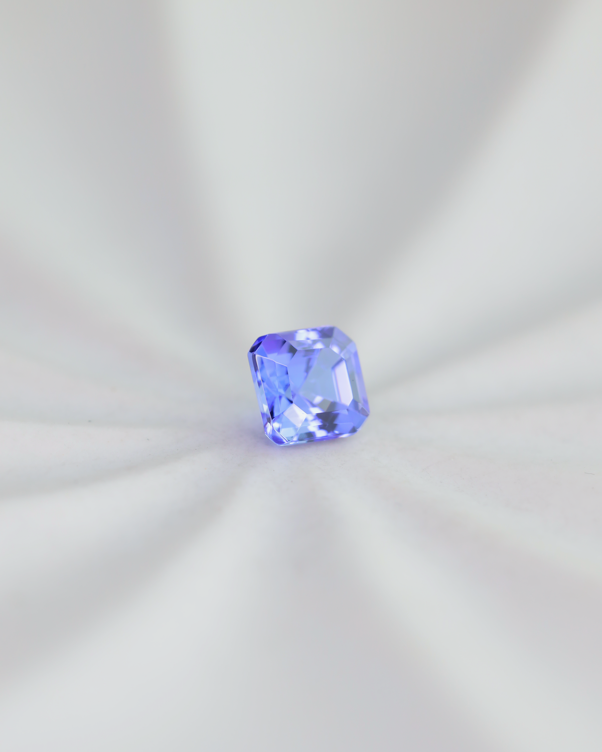 タンザナイト　ルース　0.82ct