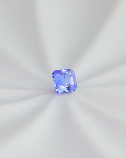 タンザナイト　ルース　0.82ct