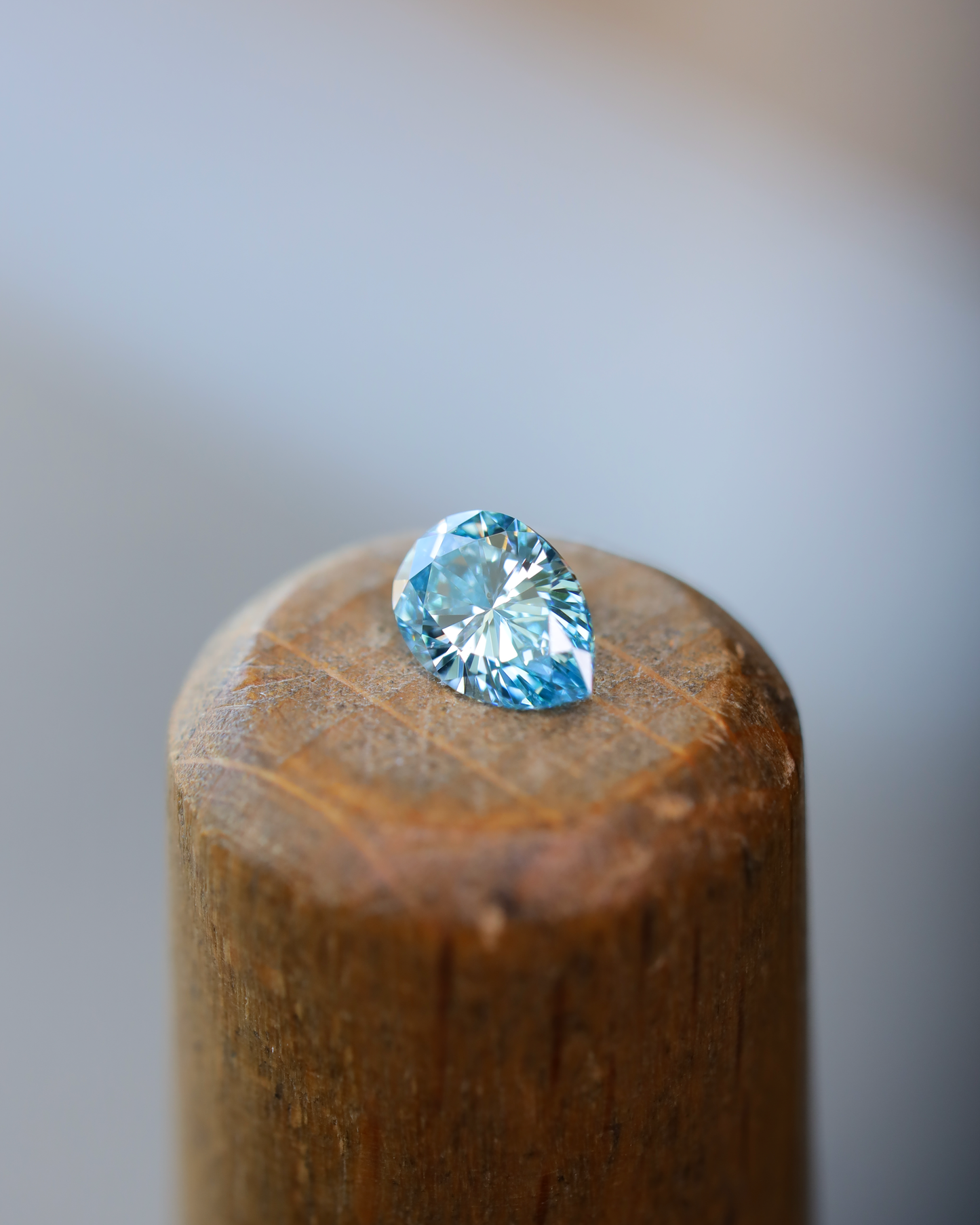 ファンシーインテンスグリーンブルーダイヤモンド(トリートメント)　ルース　0.294ct