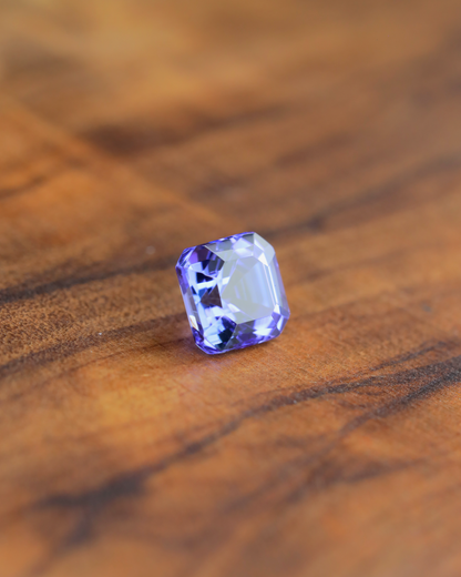 タンザナイト　ルース　0.82ct