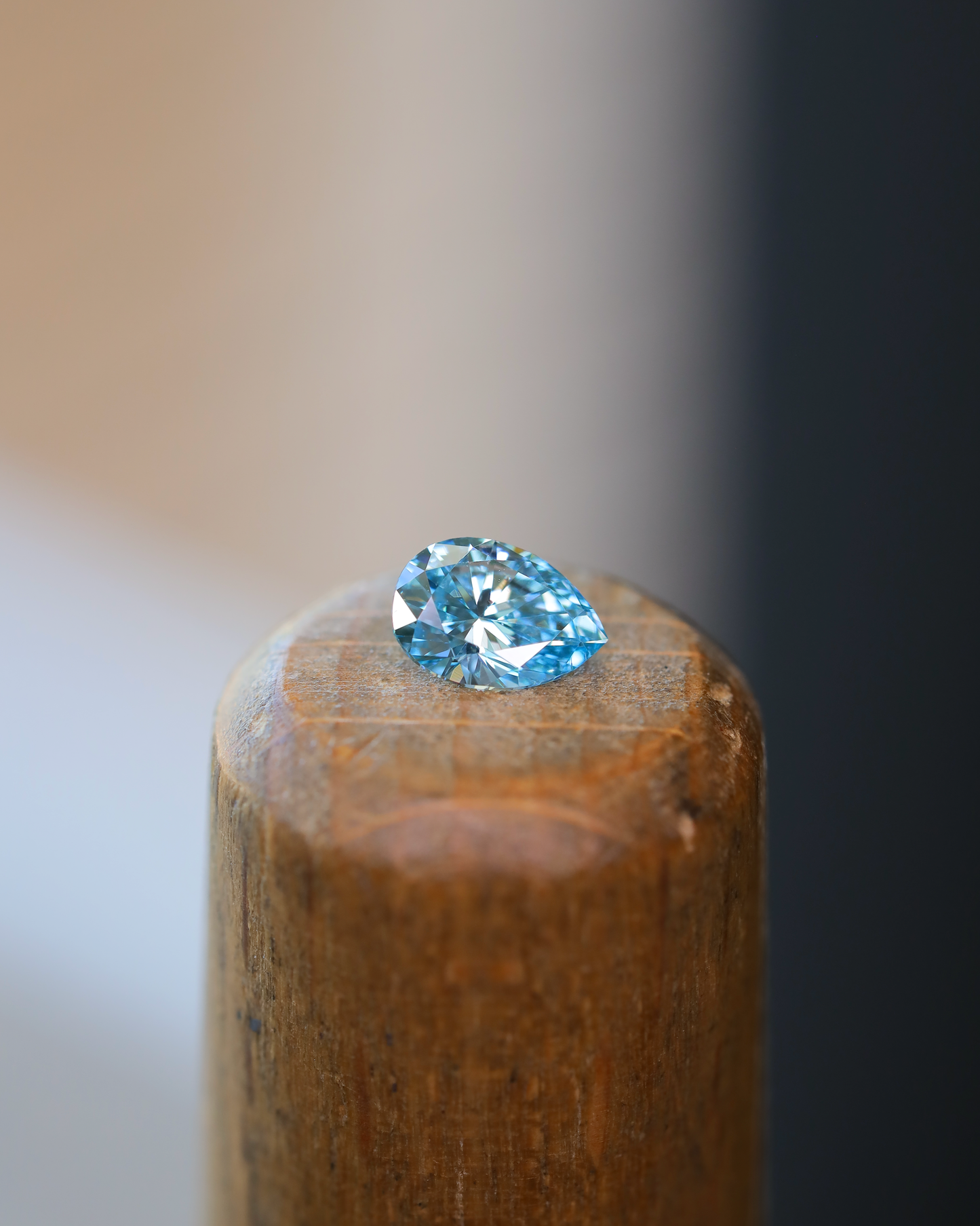 ファンシーインテンスグリーンブルーダイヤモンド(トリートメント)　ルース　0.294ct