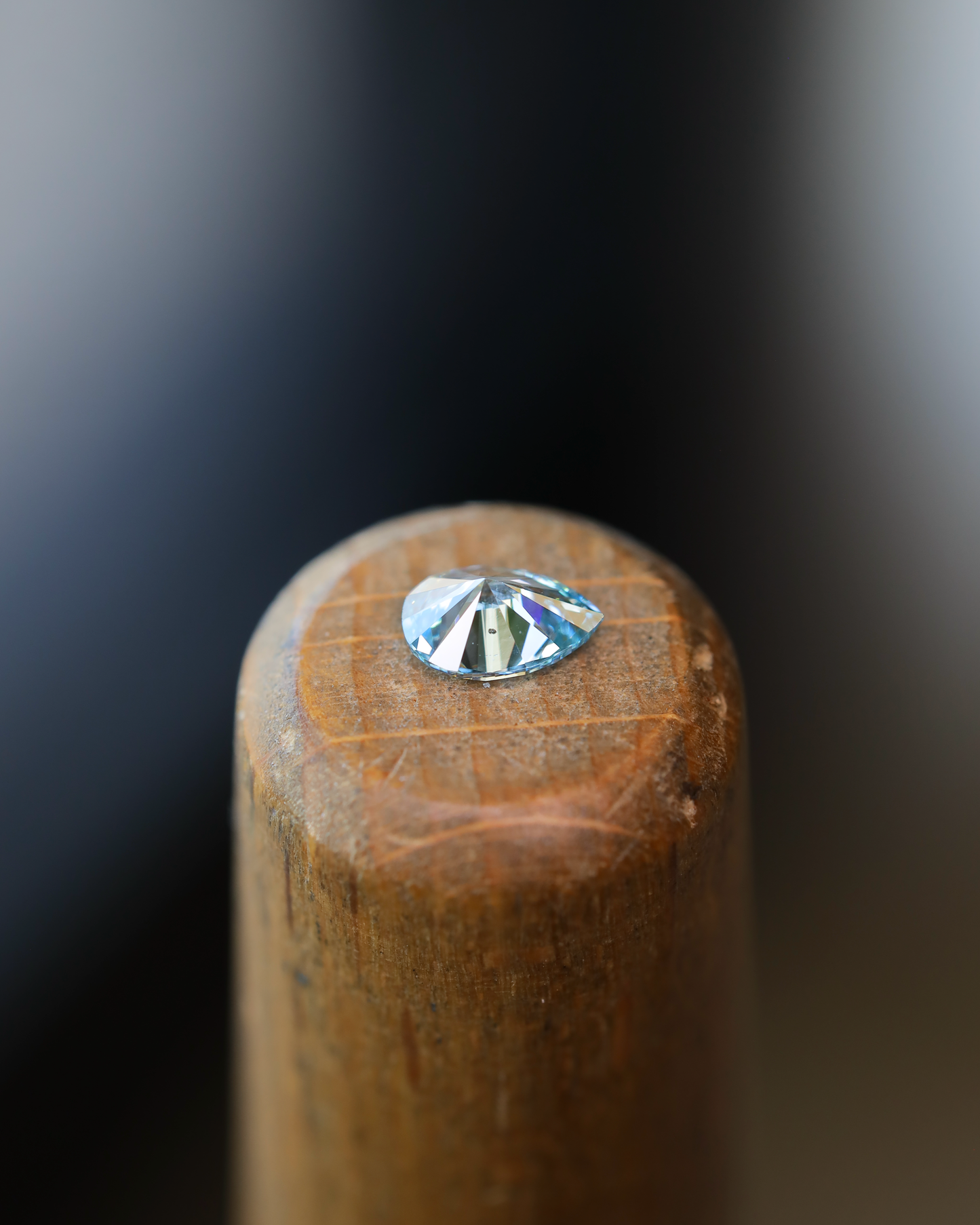 ファンシーインテンスグリーンブルーダイヤモンド(トリートメント)　ルース　0.294ct