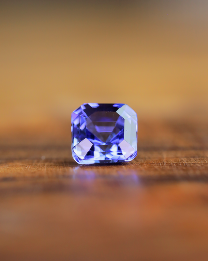 タンザナイト　ルース　0.82ct
