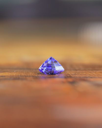 タンザナイト　ルース　0.82ct