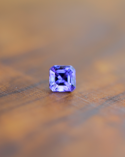 タンザナイト　ルース　0.82ct