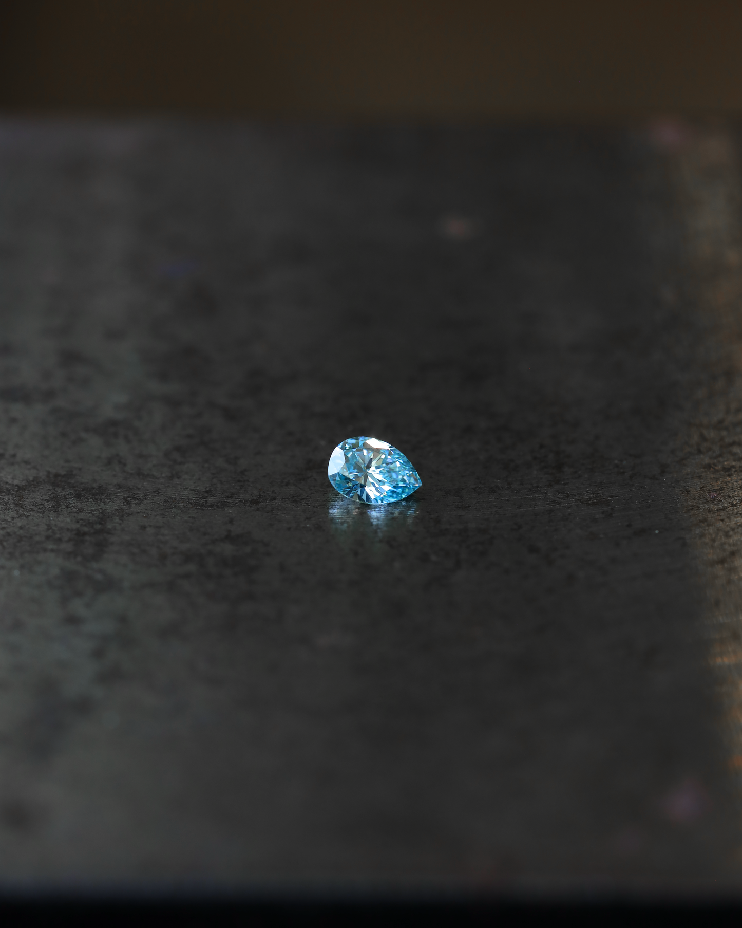 ファンシーインテンスグリーンブルーダイヤモンド(トリートメント)　ルース　0.294ct