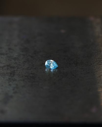 ファンシーインテンスグリーンブルーダイヤモンド(トリートメント)　ルース　0.294ct