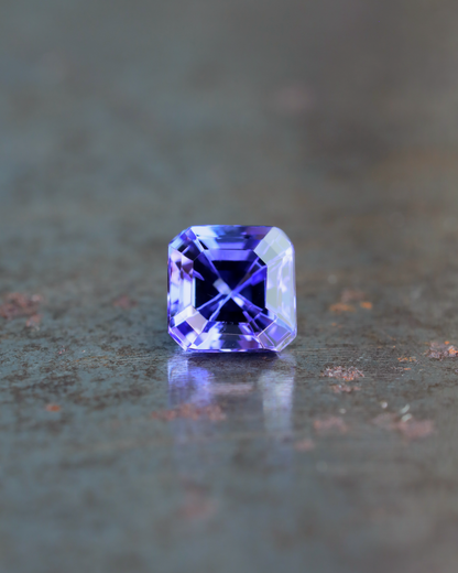 タンザナイト　ルース　0.82ct