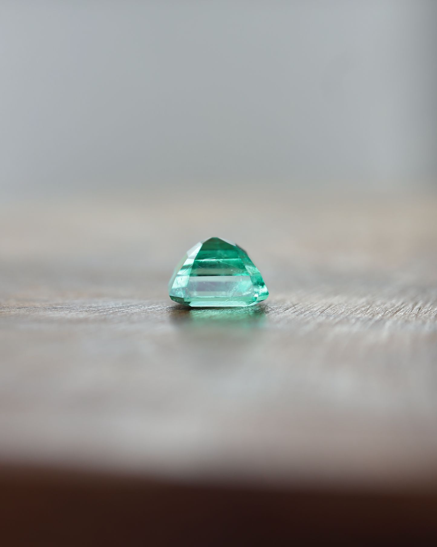 エメラルド　ルース　0.71ct