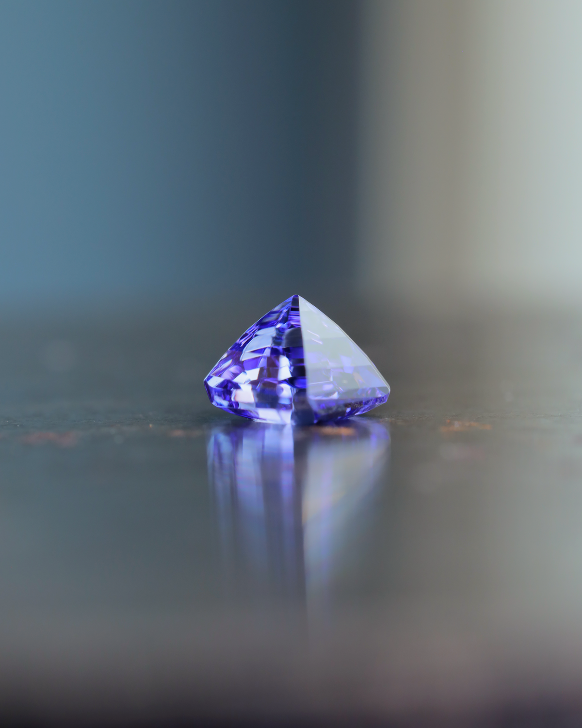 タンザナイト　ルース　0.82ct
