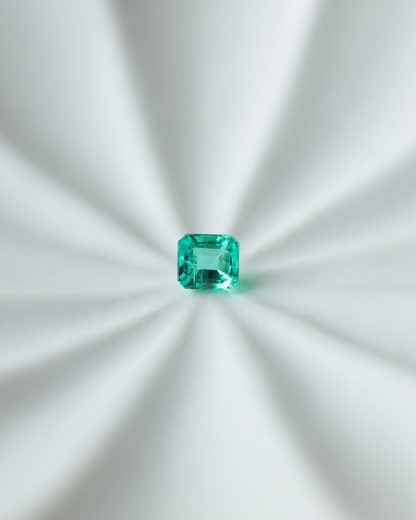 エメラルド　ルース　0.71ct