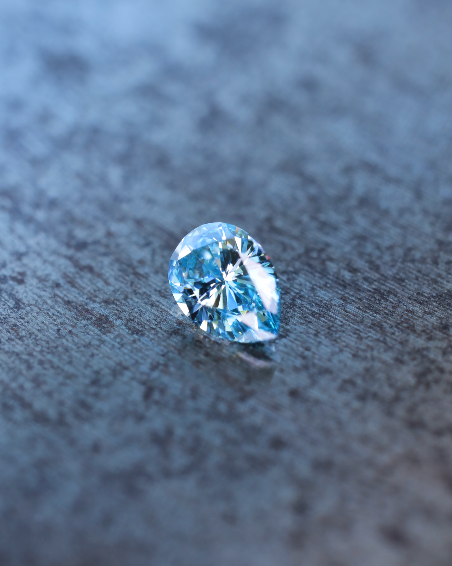 ファンシーインテンスグリーンブルーダイヤモンド(トリートメント)　ルース　0.294ct