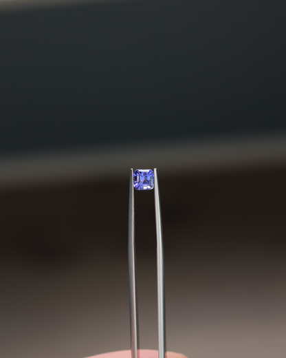 タンザナイト　ルース　0.82ct