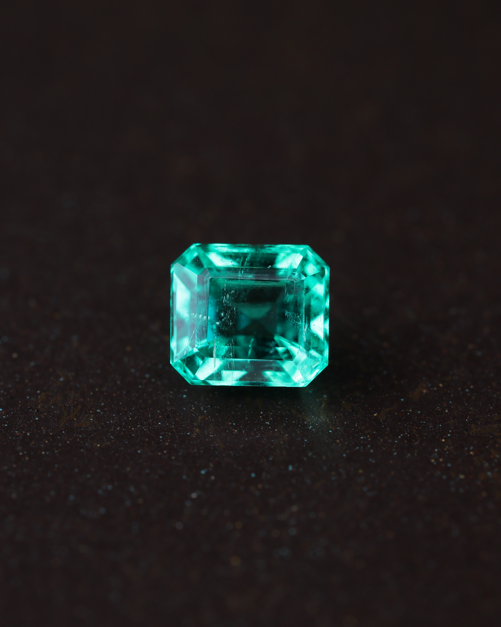 エメラルド　ルース11.368ct b097db2cf3fe45a0482916db9c700b