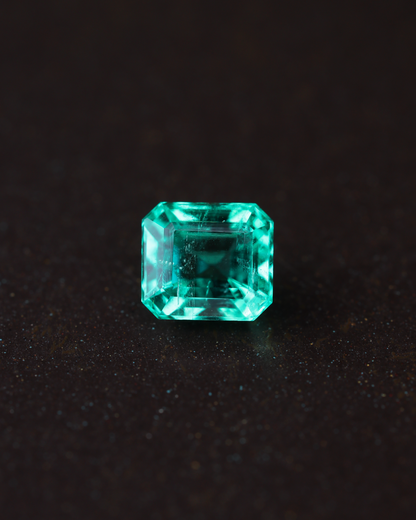 エメラルド　ルース　0.71ct