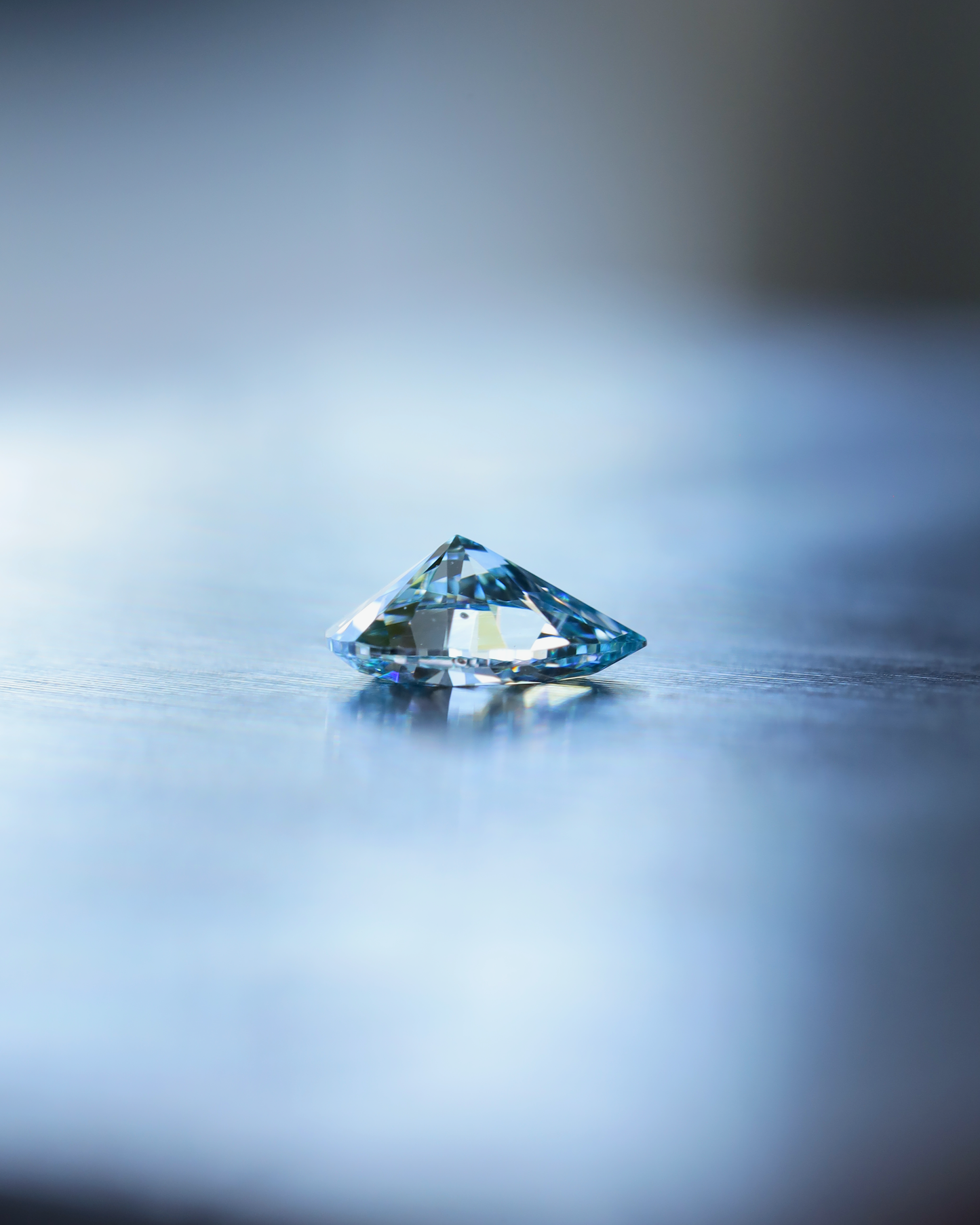 ファンシーインテンスグリーンブルーダイヤモンド(トリートメント)　ルース　0.294ct