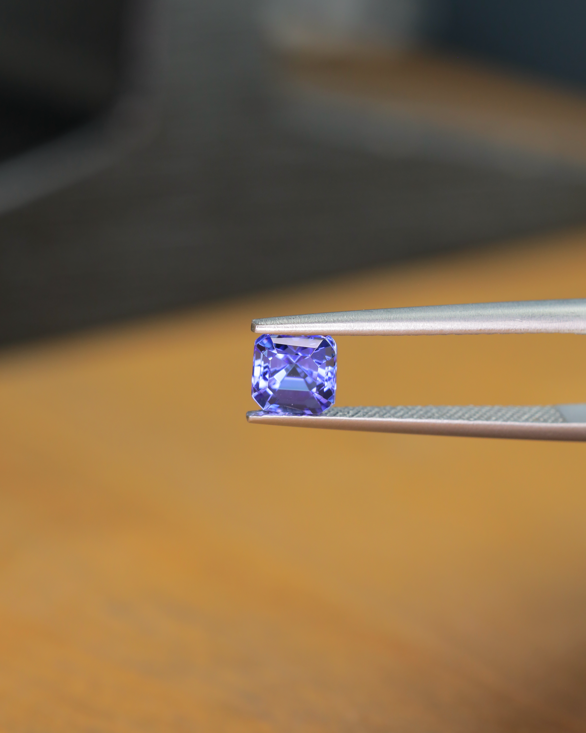 タンザナイト　ルース　0.82ct