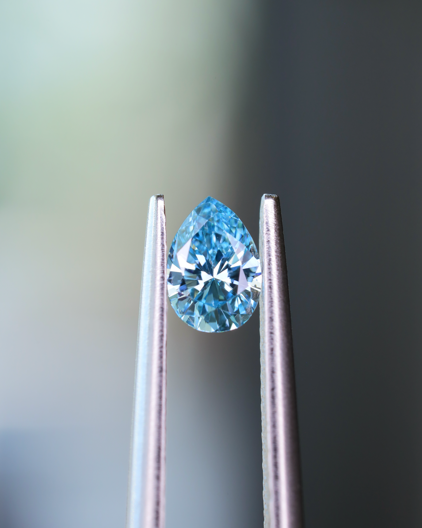 ファンシーインテンスグリーンブルーダイヤモンド(トリートメント)　ルース　0.294ct