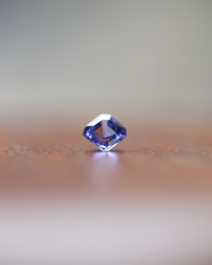 タンザナイト　ルース　0.82ct