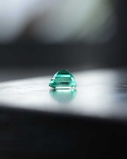 エメラルド　ルース　0.71ct