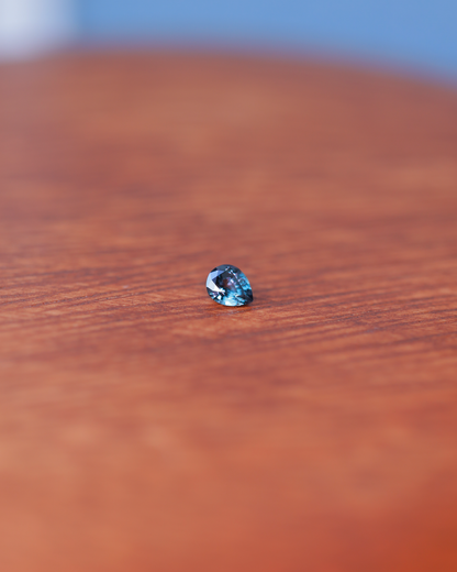 ベキリーブルーガーネット　ルース　0.35ct