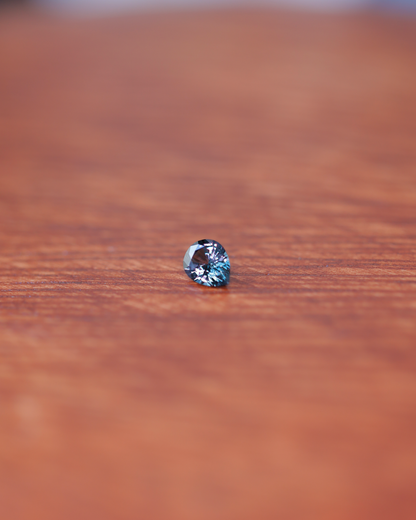 ベキリーブルーガーネット　ルース　0.35ct