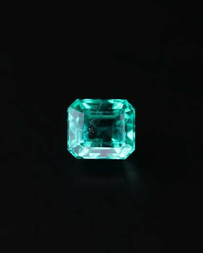 エメラルド　ルース　0.71ct